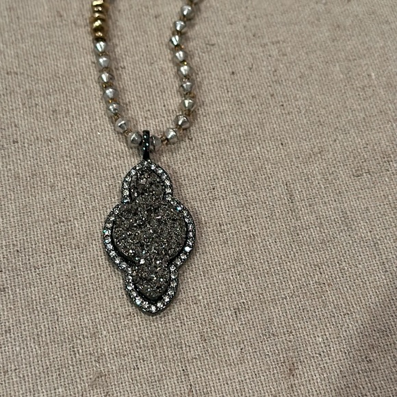 Stella & Dot Relic Pendant Necklace - Picture 2 of 2